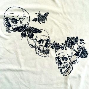 XL Tan Three Skulls Butterflies and Flowers T-shirt